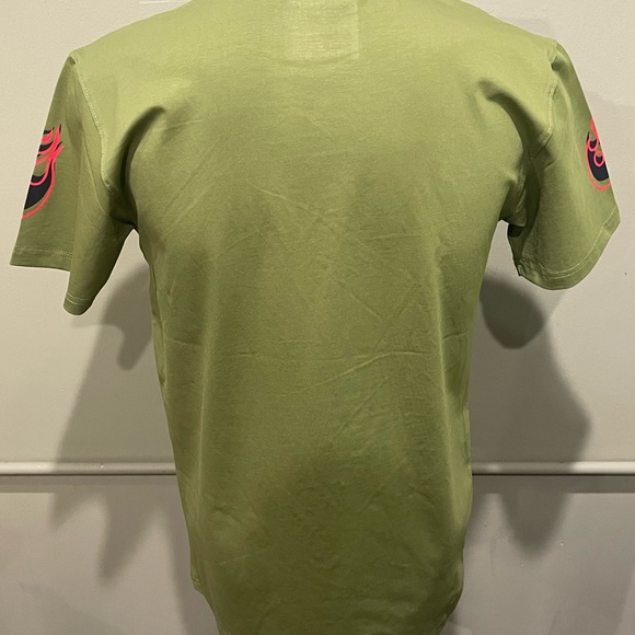 Bleecker&Mercer Olive Graphic Men's T-Shirt crewneck - Picture 3 of 4